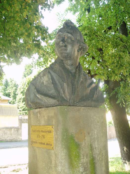 Sümeg, Bíró M. u. 01. Plébániatemplom 5.kép.jpg Sümeg, Bíró M. u. 01. Plébániatemplom 5.kép.jpg