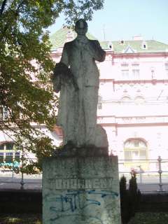 Szeged, Roosevelt tér: Tömörkény István szobra.jpg Szeged, Roosevelt tér: Tömörkény István szobra.jpg